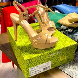 NIB Gianni Bini “Kristie” Pink Marble Size 6.5 Heel